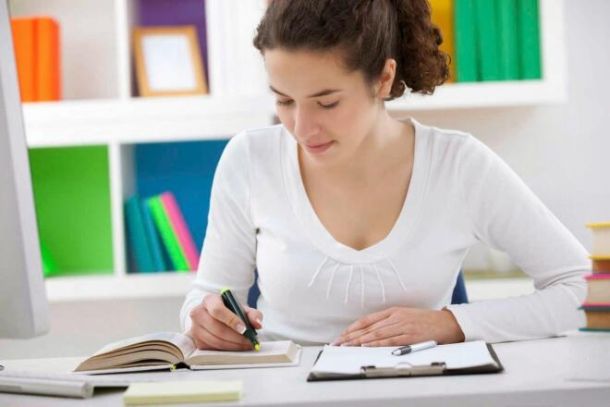 Как использовать нейросети для написания докладов?